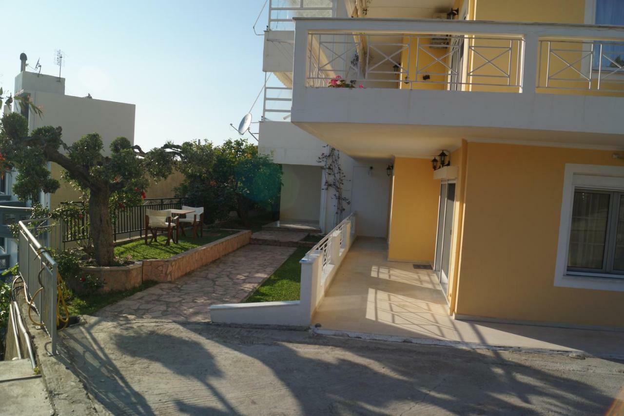 Τhe Sunny Apartments อีกูเมนิทซา ภายนอก รูปภาพ